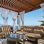 فيلة Penelope Kefalonia سبارتيا