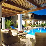 فيلة Penelope Kefalonia
