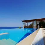 فيلة Penelope Kefalonia