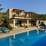 Penelope Kefalonia سبارتيا